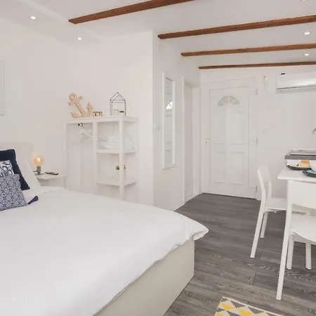 Studio Apartment Skatula Skradin Exterior photo